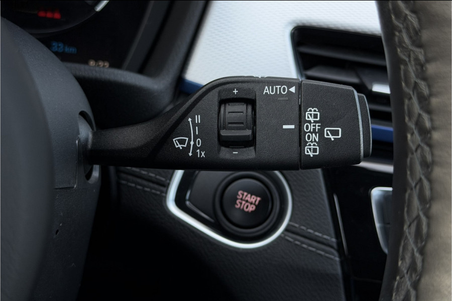 BMW X1 xDrive25e M-Sport | Sportleder | Camera | Stoel + Stuurverwarming | Adaptive Cruise