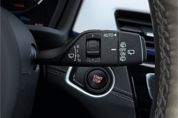BMW X1 xDrive25e M-Sport | Sportleder | Camera | Stoel + Stuurverwarming | Adaptive Cruise