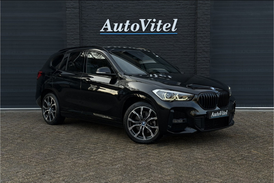 BMW X1 xDrive25e M-Sport | Sportleder | Camera | Stoel + Stuurverwarming | Adaptive Cruise