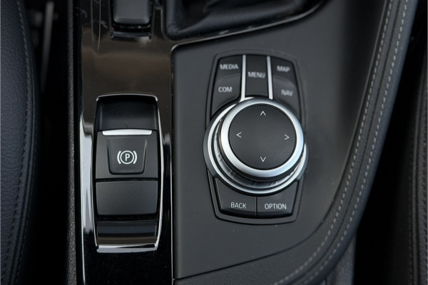 BMW X1 xDrive25e M-Sport | Sportleder | Camera | Stoel + Stuurverwarming | Adaptive Cruise