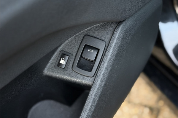 BMW X1 xDrive25e M-Sport | Sportleder | Camera | Stoel + Stuurverwarming | Adaptive Cruise