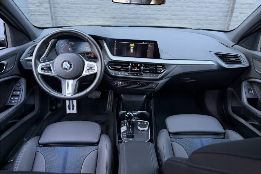 BMW 1-serie 118i M-Sport | Stoelverwarming | Live Cockpit Prof. | Carplay | PDC V & A