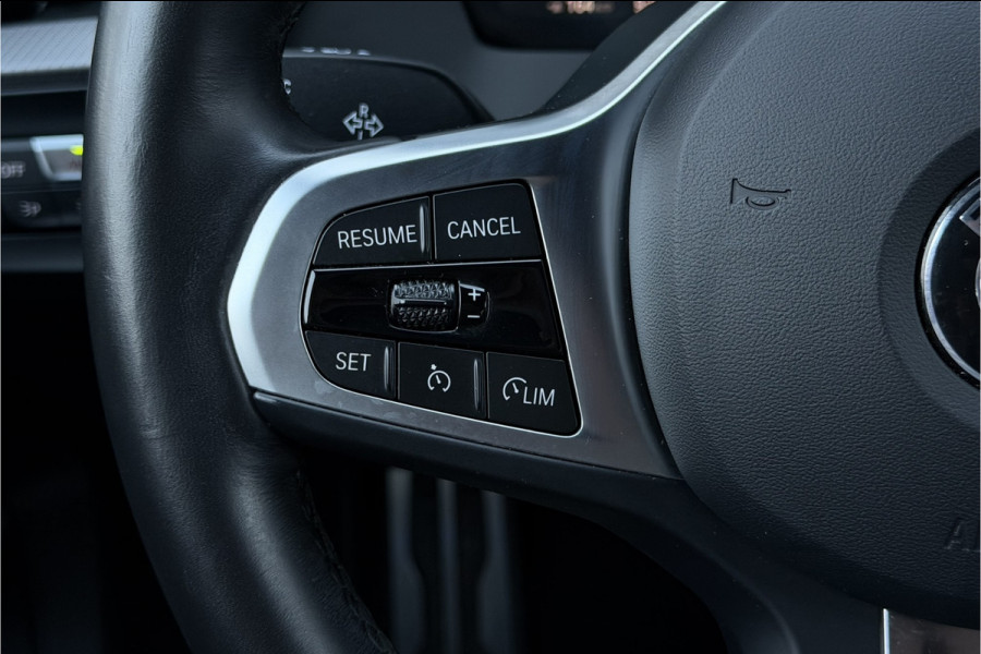 BMW 1-serie 118i M-Sport | Stoelverwarming | Live Cockpit Prof. | Carplay | PDC V & A