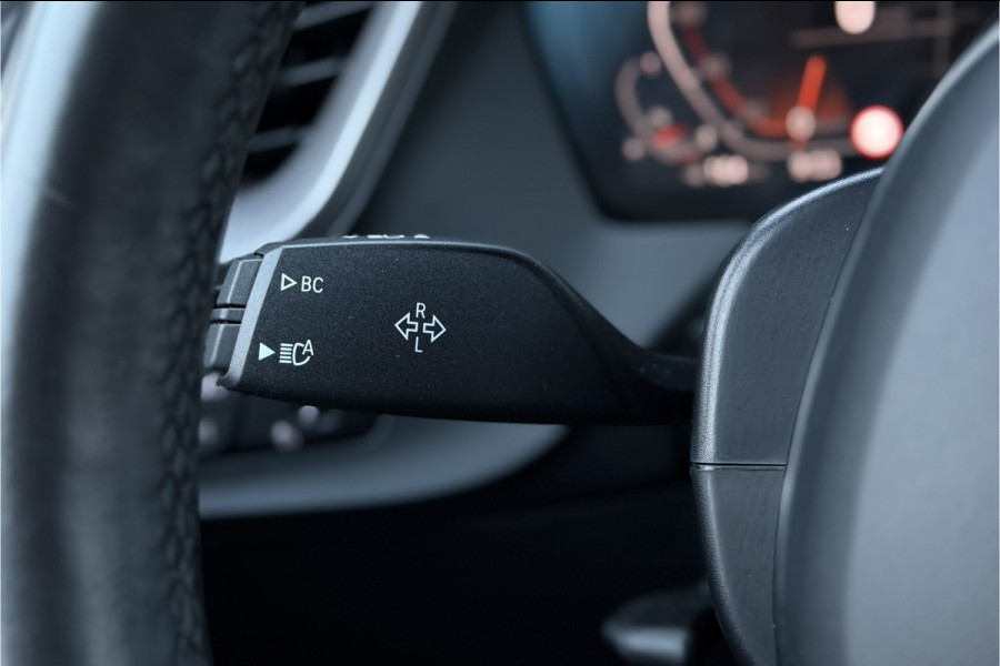 BMW 1-serie 118i M-Sport | Stoelverwarming | Live Cockpit Prof. | Carplay | PDC V & A