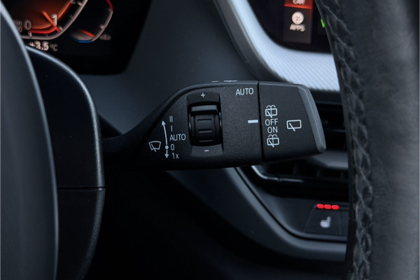 BMW 1-serie 118i M-Sport | Stoelverwarming | Live Cockpit Prof. | Carplay | PDC V & A