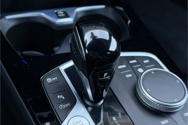 BMW 1-serie 118i M-Sport | Stoelverwarming | Live Cockpit Prof. | Carplay | PDC V & A