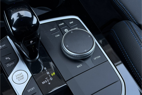 BMW 1-serie 118i M-Sport | Stoelverwarming | Live Cockpit Prof. | Carplay | PDC V & A