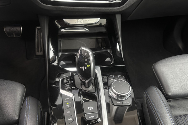 BMW X3 xDrive30e M Sport | Panodak | 360° Camera | Trekhaak | Head-up | Comfort Access | LED