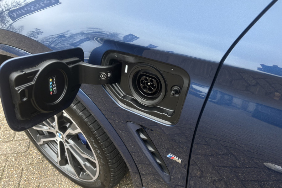 BMW X3 xDrive30e M Sport | Panodak | 360° Camera | Trekhaak | Head-up | Comfort Access | LED