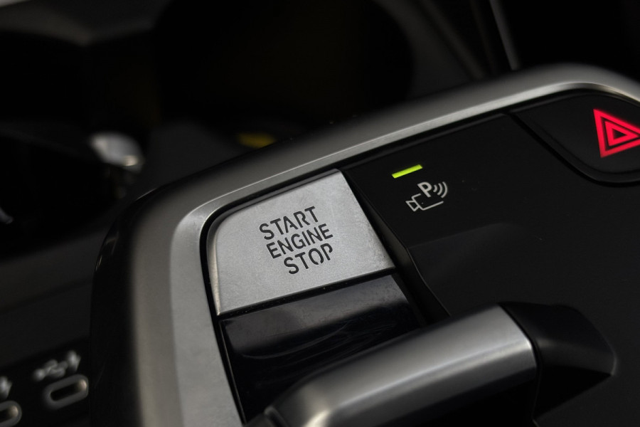 BMW 2 Serie Active Tourer 218i M-Sport | Sportstoelen | Adaptive Cruise | Adaptief M-onderstel