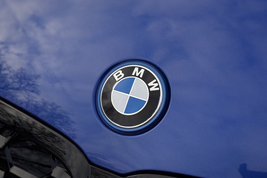 BMW 3 Serie Touring 330e M-Sport | 19,5 kWh | Panodak | Head-Up | Memory | Trekhaak | 360° Camera | Fabrieksgarantie