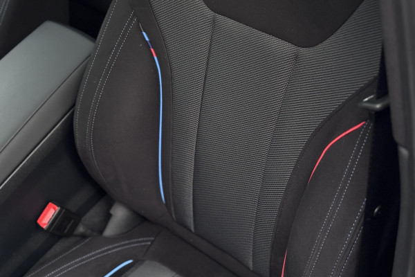 BMW 3 Serie Touring 330e M-Sport | 19,5 kWh | Panodak | Head-Up | Memory | Trekhaak | 360° Camera | Fabrieksgarantie