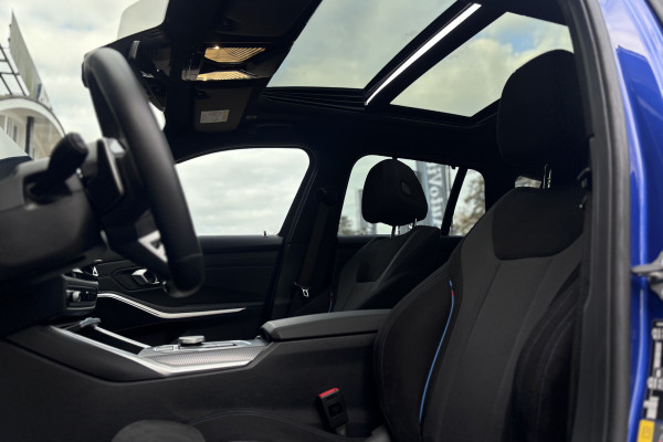 BMW 3 Serie Touring 330e M-Sport | 19,5 kWh | Panodak | Head-Up | Memory | Trekhaak | 360° Camera | Fabrieksgarantie