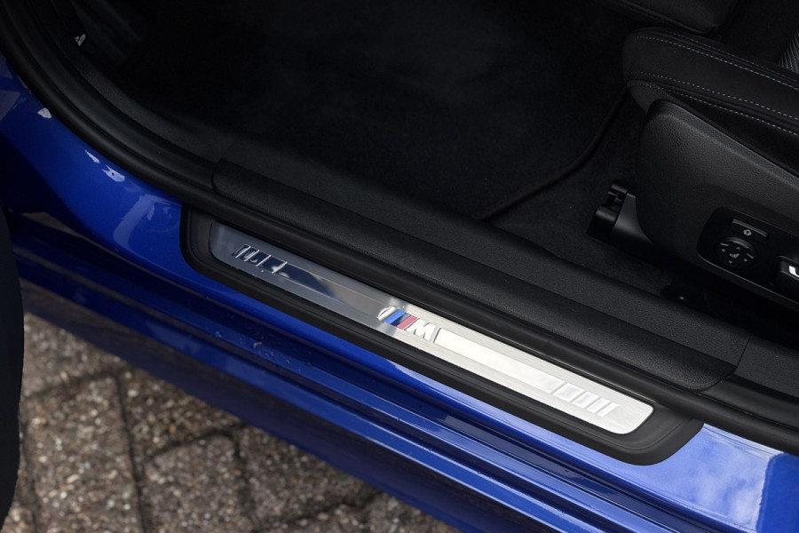 BMW 3 Serie Touring 330e M-Sport | 19,5 kWh | Panodak | Head-Up | Memory | Trekhaak | 360° Camera | Fabrieksgarantie