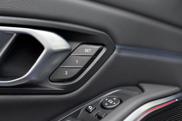 BMW 3 Serie Touring 330e M-Sport | 19,5 kWh | Panodak | Head-Up | Memory | Trekhaak | 360° Camera | Fabrieksgarantie