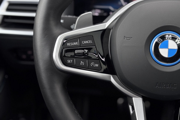 BMW 3 Serie Touring 330e M-Sport | 19,5 kWh | Panodak | Head-Up | Memory | Trekhaak | 360° Camera | Fabrieksgarantie
