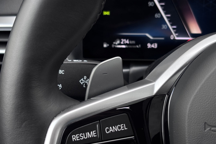 BMW 3 Serie Touring 330e M-Sport | 19,5 kWh | Panodak | Head-Up | Memory | Trekhaak | 360° Camera | Fabrieksgarantie