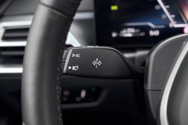 BMW 3 Serie Touring 330e M-Sport | 19,5 kWh | Panodak | Head-Up | Memory | Trekhaak | 360° Camera | Fabrieksgarantie