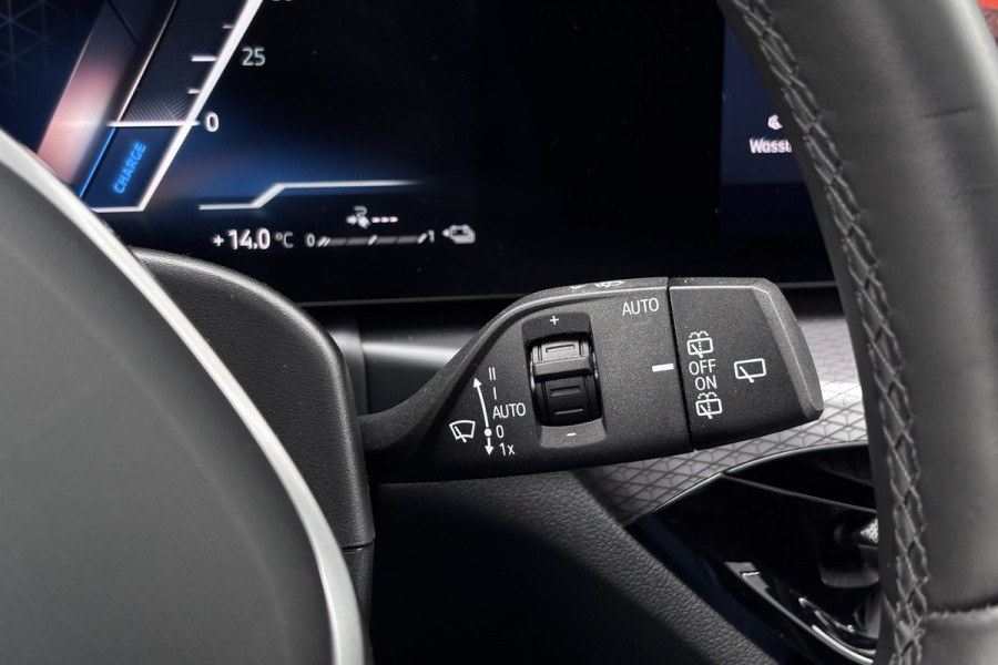 BMW 3 Serie Touring 330e M-Sport | 19,5 kWh | Panodak | Head-Up | Memory | Trekhaak | 360° Camera | Fabrieksgarantie