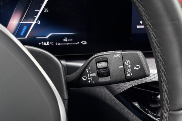 BMW 3 Serie Touring 330e M-Sport | 19,5 kWh | Panodak | Head-Up | Memory | Trekhaak | 360° Camera | Fabrieksgarantie