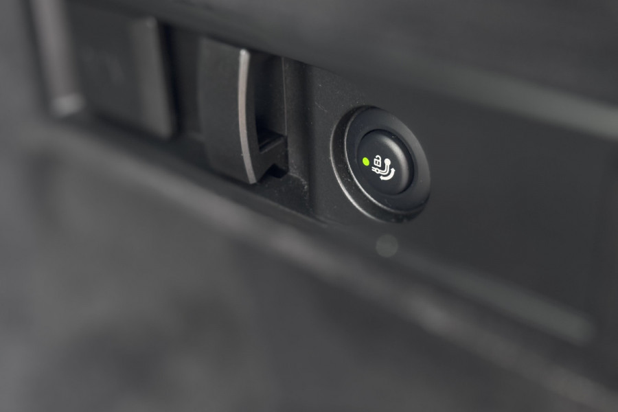 BMW 3 Serie Touring 330e M-Sport | 19,5 kWh | Panodak | Head-Up | Memory | Trekhaak | 360° Camera | Fabrieksgarantie