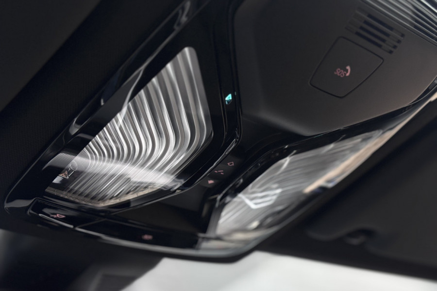 BMW 3 Serie Touring 330e M-Sport | 19,5 kWh | Panodak | Head-Up | Memory | Trekhaak | 360° Camera | Fabrieksgarantie