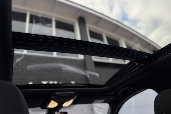 BMW 3 Serie Touring 330e M-Sport | 19,5 kWh | Panodak | Head-Up | Memory | Trekhaak | 360° Camera | Fabrieksgarantie