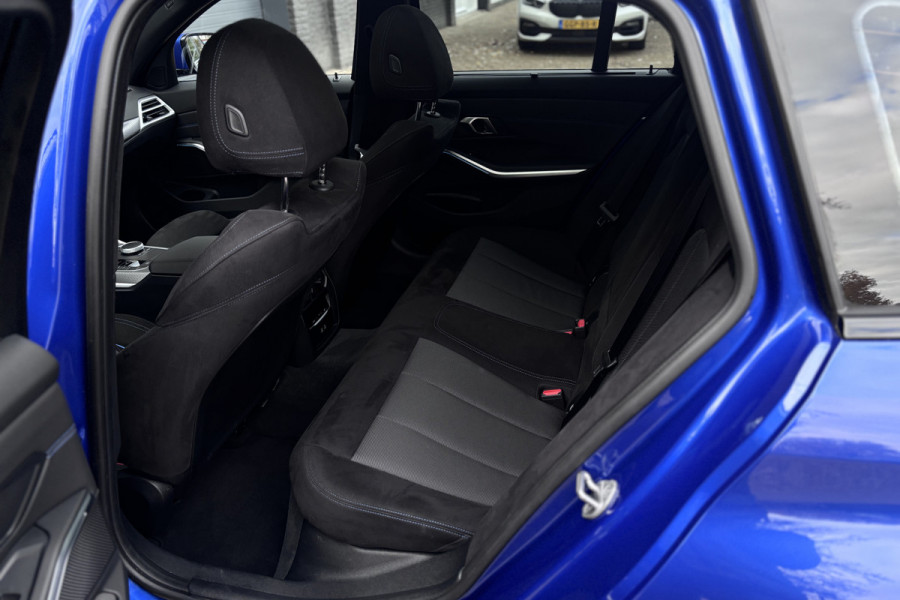 BMW 3 Serie Touring 330e M-Sport | 19,5 kWh | Panodak | Head-Up | Memory | Trekhaak | 360° Camera | Fabrieksgarantie