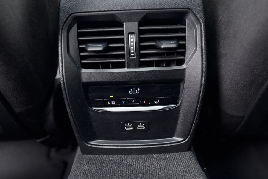 BMW 3 Serie Touring 330e M-Sport | 19,5 kWh | Panodak | Head-Up | Memory | Trekhaak | 360° Camera | Fabrieksgarantie