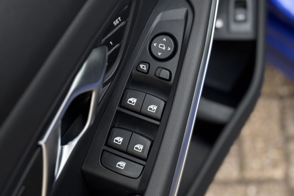 BMW 3 Serie Touring 330e M-Sport | 19,5 kWh | Panodak | Head-Up | Memory | Trekhaak | 360° Camera | Fabrieksgarantie