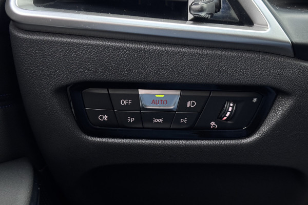 BMW 3 Serie Touring 330e M-Sport | 19,5 kWh | Panodak | Head-Up | Memory | Trekhaak | 360° Camera | Fabrieksgarantie