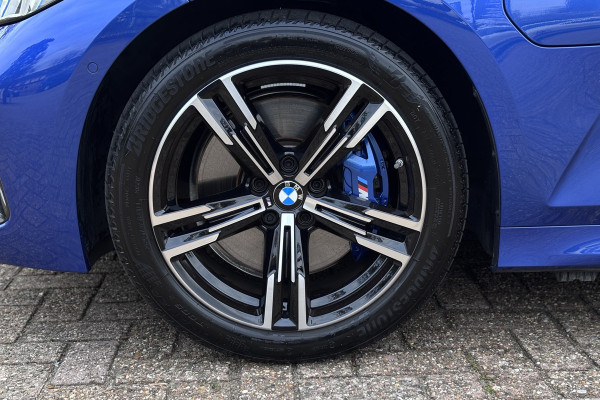 BMW 3 Serie Touring 330e M-Sport | 19,5 kWh | Panodak | Head-Up | Memory | Trekhaak | 360° Camera | Fabrieksgarantie