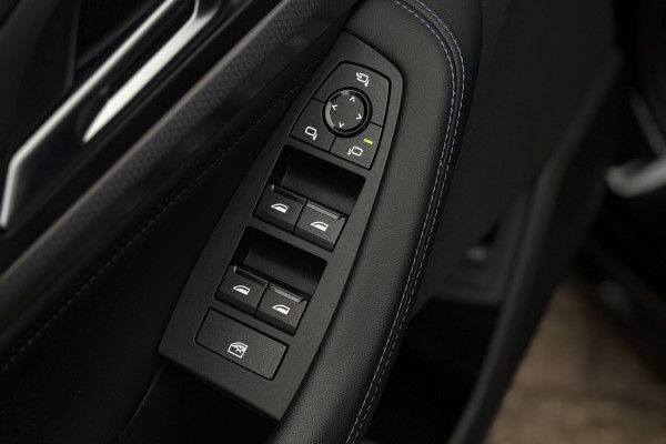 BMW 2 Serie Active Tourer 218i M-Sport | Harman/Kardon | Head-Up | Comfort Acces | Adap. Cruise | Adaptief M-Onderstel