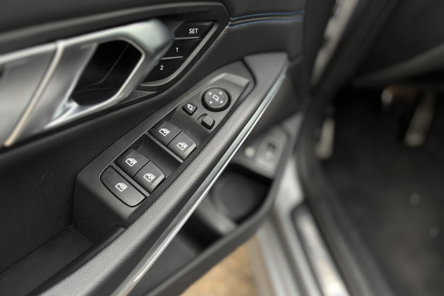 BMW 3 Serie Touring 330e M-Sport Pro | Widescreen | Memory | Camera | Laserlight | Adaptive Cruise