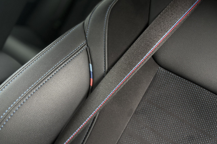 BMW 3 Serie Touring 330e M-Sport Pro | Widescreen | Memory | Camera | Laserlight | Adaptive Cruise