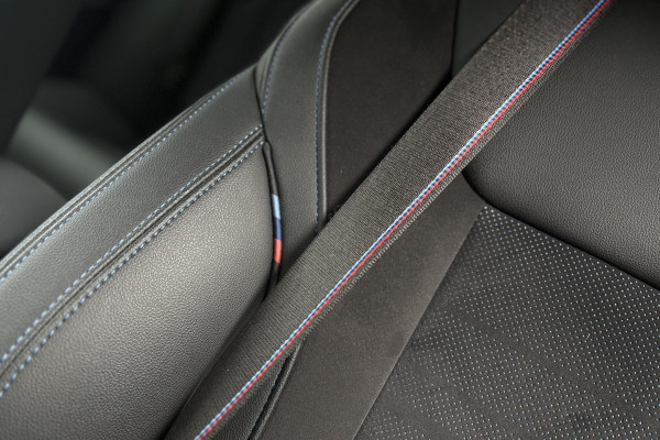 BMW 3 Serie Touring 330e M-Sport Pro | Widescreen | Memory | Camera | Laserlight | Adaptive Cruise