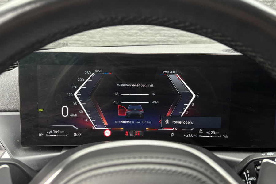 BMW 3 Serie Touring 330e M-Sport Pro | Widescreen | Memory | Camera | Laserlight | Adaptive Cruise