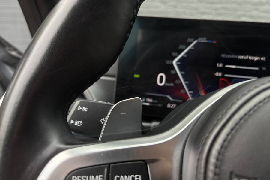 BMW 3 Serie Touring 330e M-Sport Pro | Widescreen | Memory | Camera | Laserlight | Adaptive Cruise