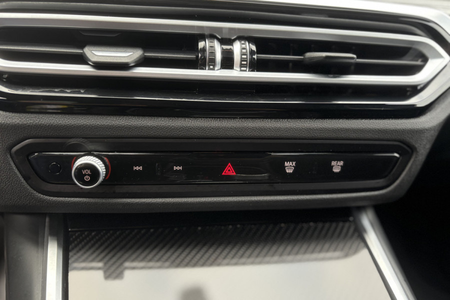 BMW 3 Serie Touring 330e M-Sport Pro | Widescreen | Memory | Camera | Laserlight | Adaptive Cruise