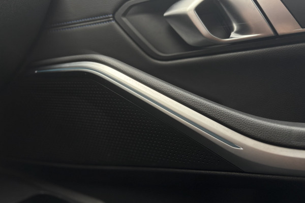 BMW 3 Serie Touring 330e M-Sport Pro | Widescreen | Memory | Camera | Laserlight | Adaptive Cruise