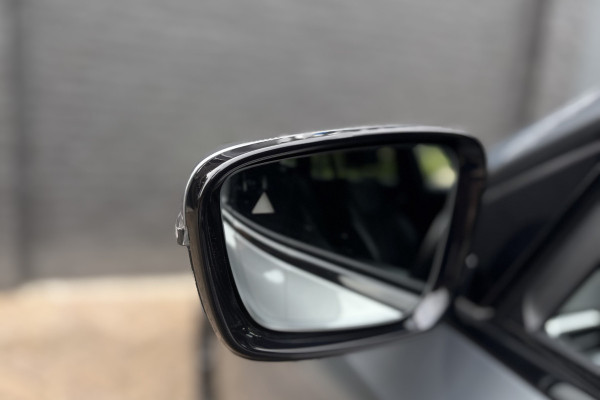 BMW 3 Serie Touring 330e M-Sport Pro | Widescreen | Memory | Camera | Laserlight | Adaptive Cruise