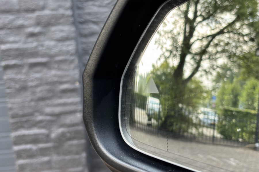 BMW 2 Serie Active Tourer 218i | Harman Kardon | Head-up | Camera | Trekhaak | Comfort Access