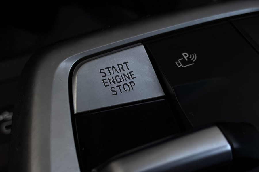 BMW 2 Serie Active Tourer 218i | Harman Kardon | Head-up | Camera | Trekhaak | Comfort Access