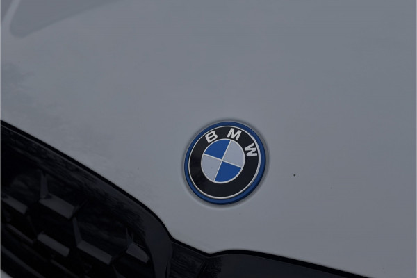 BMW 3 Serie Touring 330e M-Sport | 19,5 kWh Accu | Panodak | Head-Up | Memory | Trekhaak | 360° Camera | Fabrieksgarantie