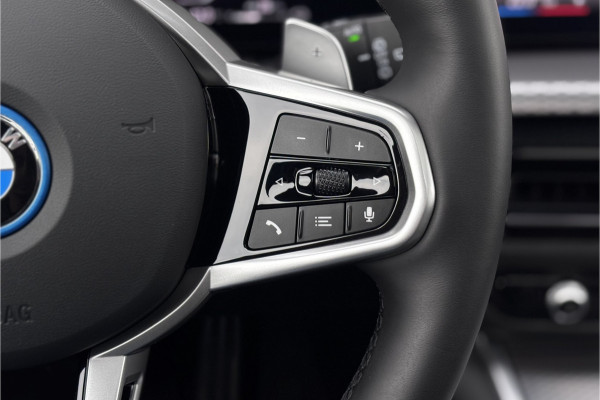 BMW 3 Serie Touring 330e M-Sport | 19,5 kWh Accu | Panodak | Head-Up | Memory | Trekhaak | 360° Camera | Fabrieksgarantie