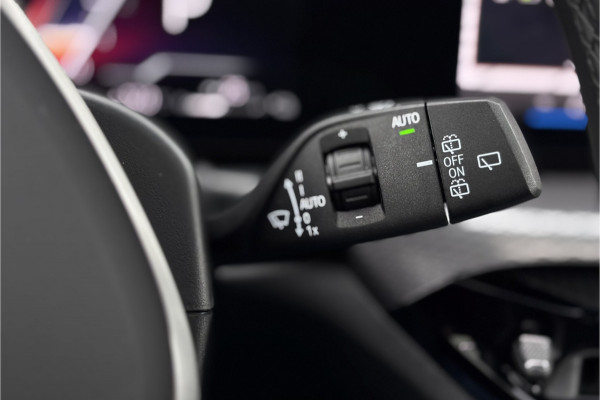 BMW 3 Serie Touring 330e M-Sport | 19,5 kWh Accu | Panodak | Head-Up | Memory | Trekhaak | 360° Camera | Fabrieksgarantie