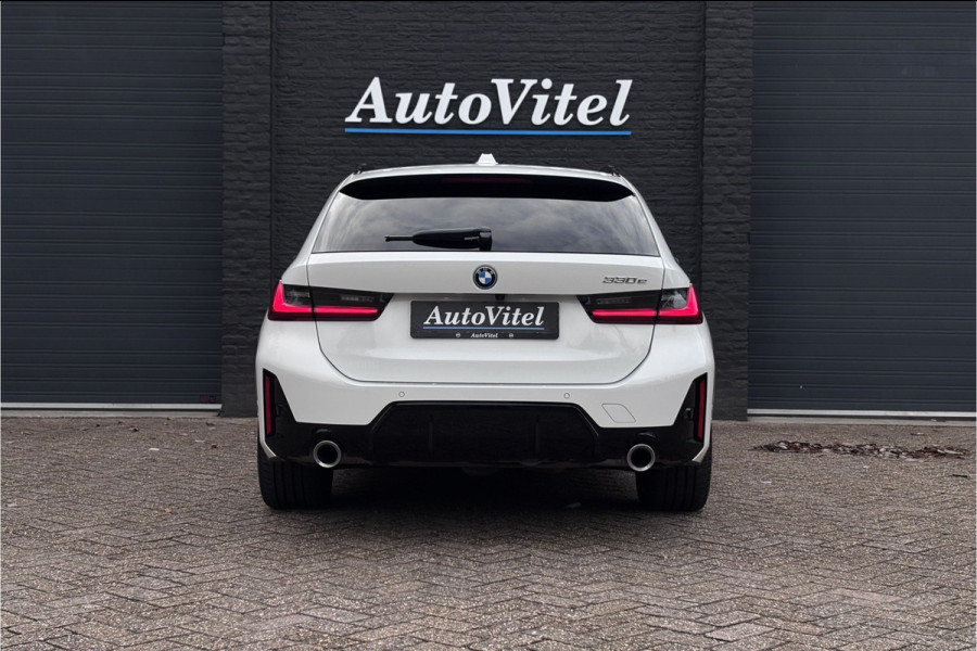 BMW 3 Serie Touring 330e M-Sport | 19,5 kWh Accu | Panodak | Head-Up | Memory | Trekhaak | 360° Camera | Fabrieksgarantie