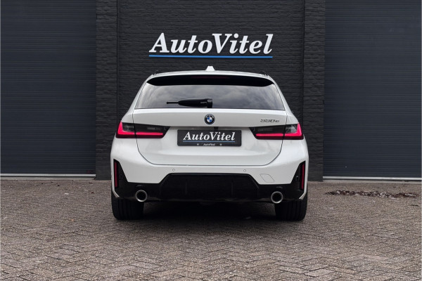 BMW 3 Serie Touring 330e M-Sport | 19,5 kWh Accu | Panodak | Head-Up | Memory | Trekhaak | 360° Camera | Fabrieksgarantie