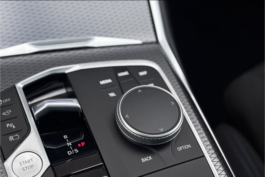BMW 3 Serie Touring 330e M-Sport | 19,5 kWh Accu | Panodak | Head-Up | Memory | Trekhaak | 360° Camera | Fabrieksgarantie