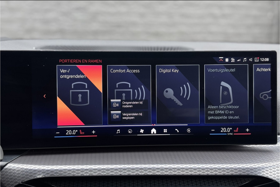 BMW 3 Serie Touring 330e M-Sport | 19,5 kWh Accu | Panodak | Head-Up | Memory | Trekhaak | 360° Camera | Fabrieksgarantie